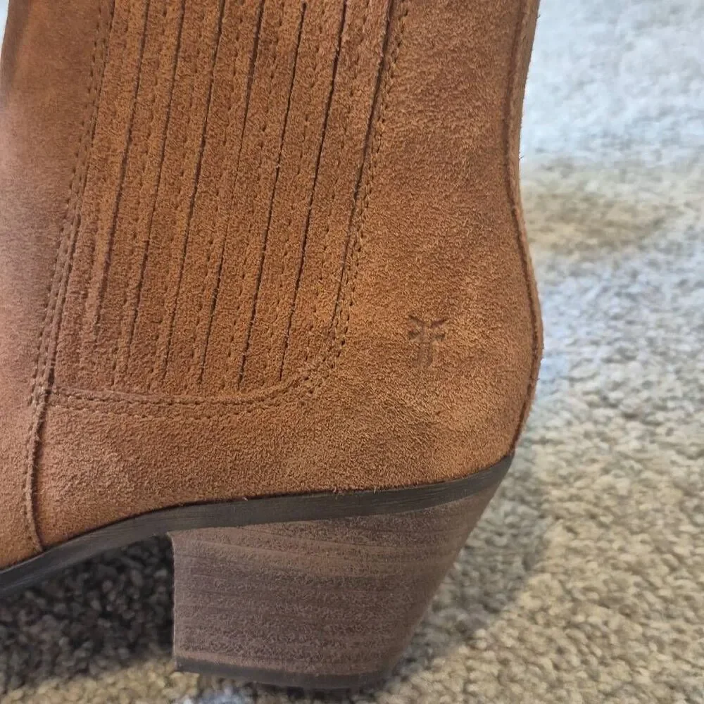 Frye Sandra Chelsea Suede Ankle Block Heel Boot Size 9